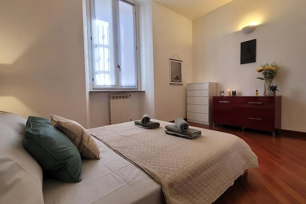 Navigli-Centro Stylish Suite In Design District Milan Apartment